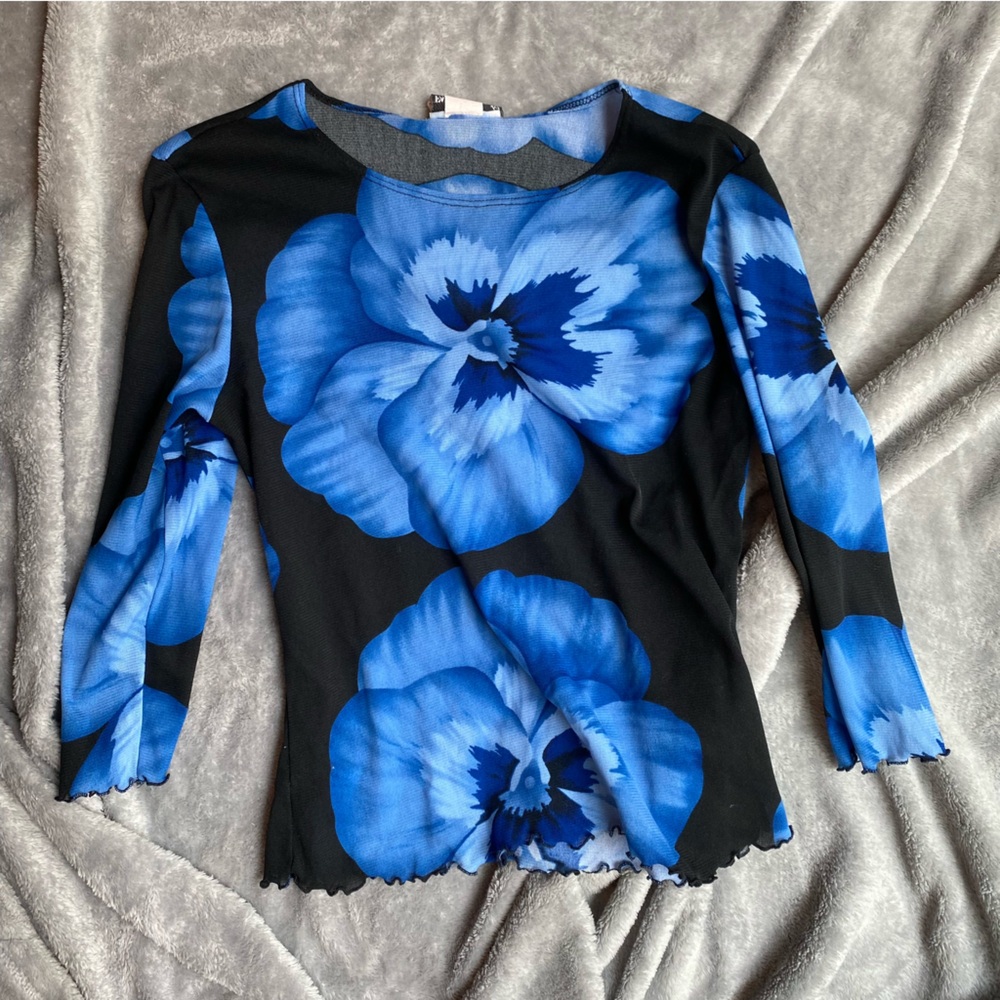 Vintage 90’s thin mesh stretchy floral top size small